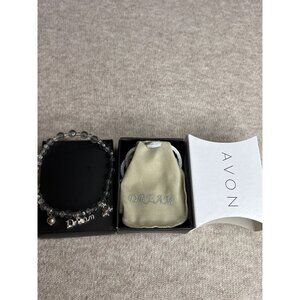 Avon Winter Wishes Bracelet Dream Plastic Stretchy Silvertone Charms New